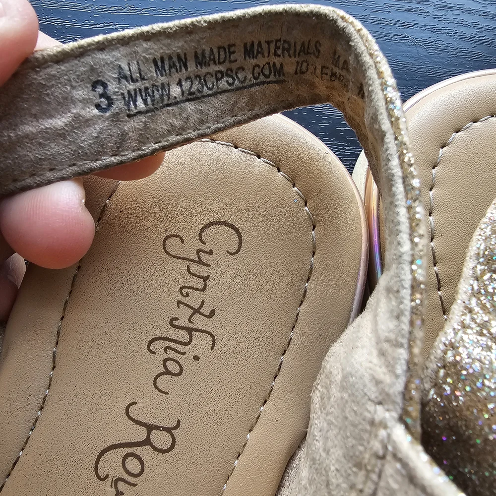 Cynthia Rowley Gold Glitter Sandals Girls/Youth Sz 3